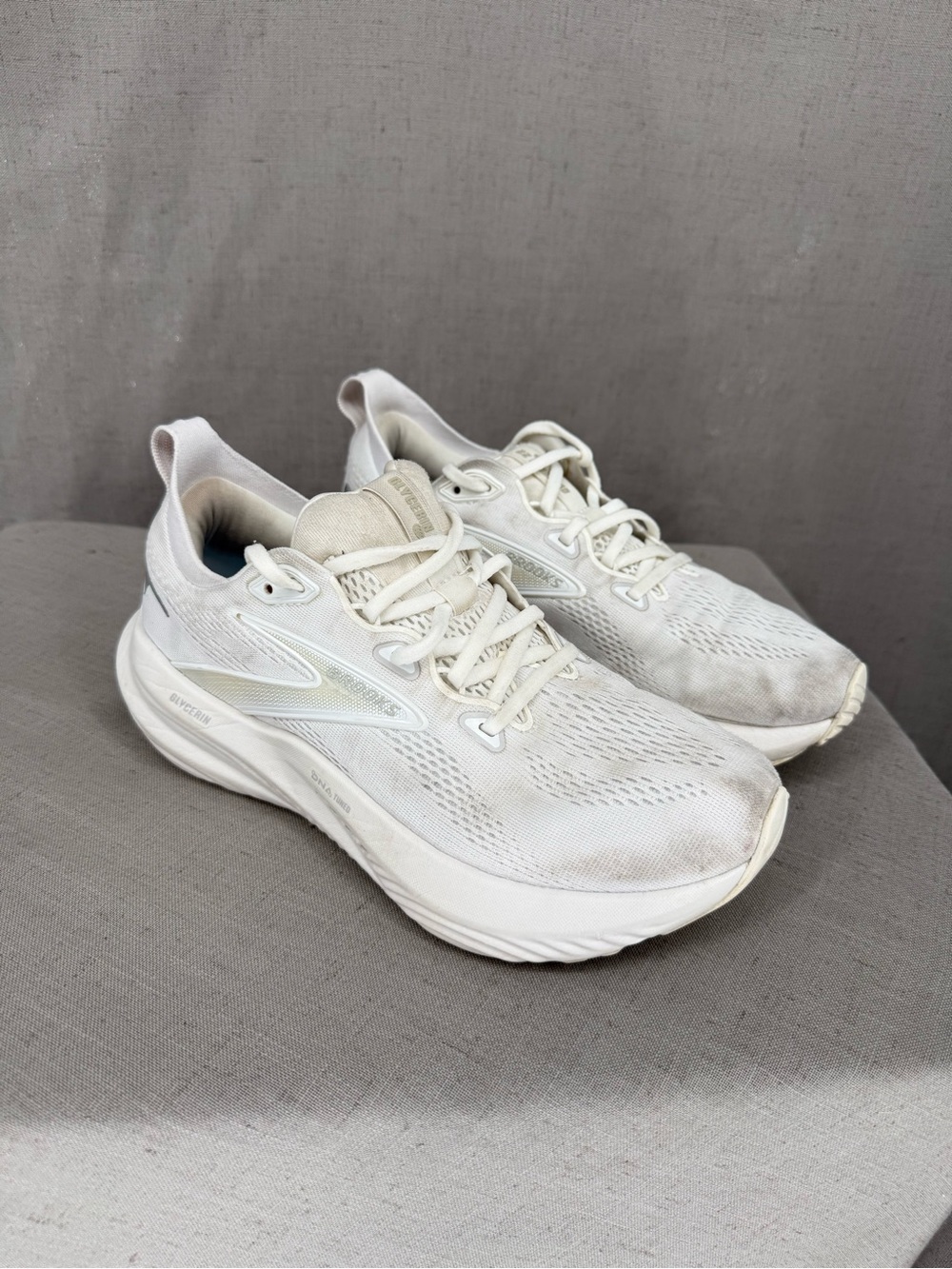 Brooks Glycerin 22 Womens Size 8B White/Beige Athletic Running Walking Shoes